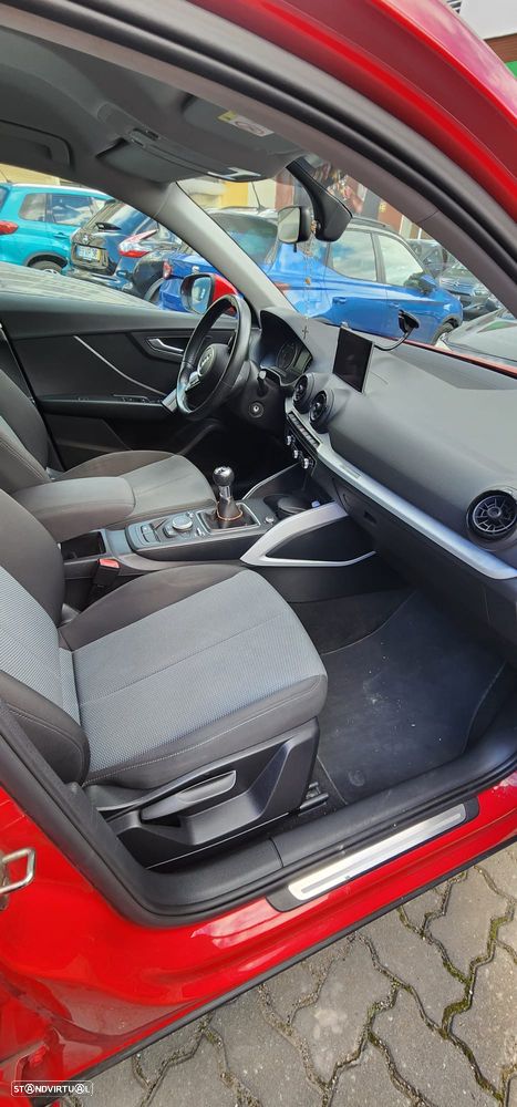 Audi Q2 1.6 TDI Design - 12