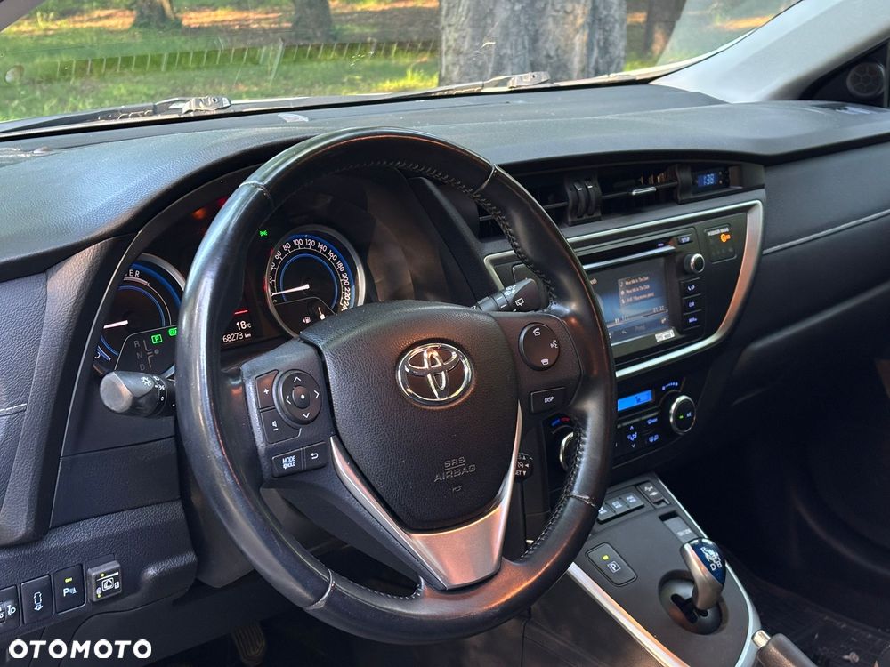 Toyota Auris 1.8 HSD Luna - 24