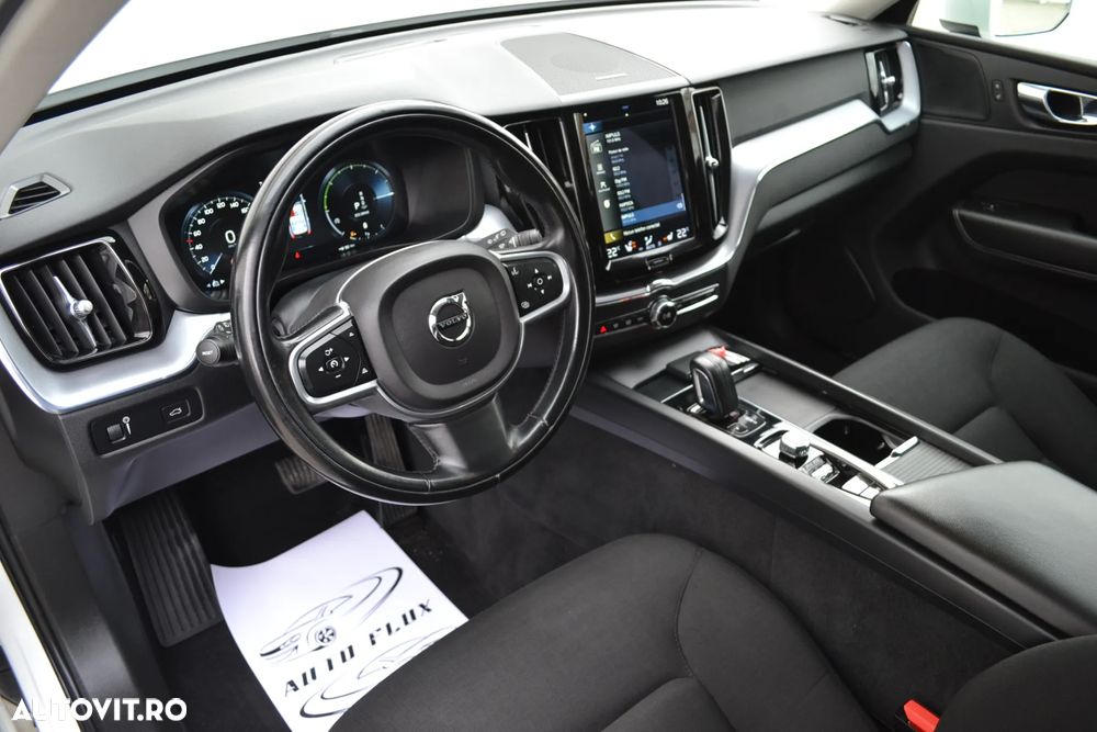 Volvo XC 60 B4 D AWD Geartronic Momentum Pro - 10