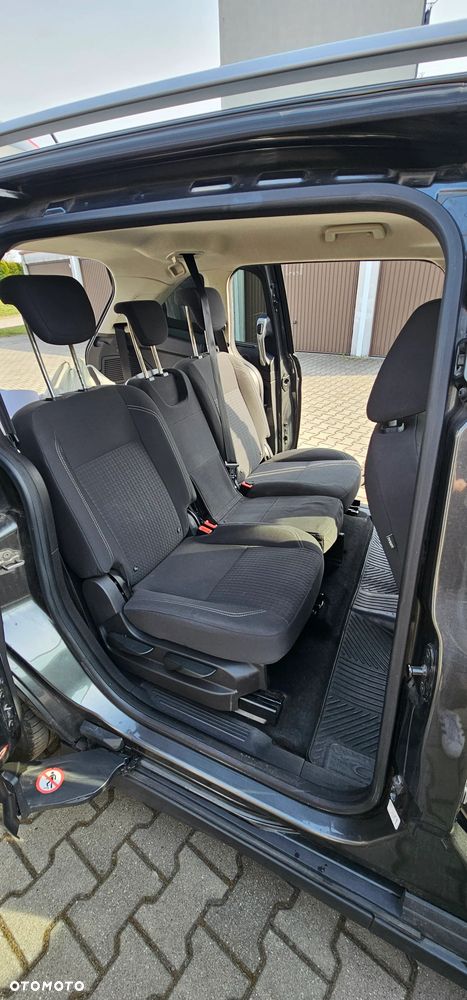 Ford Grand C-MAX - 12