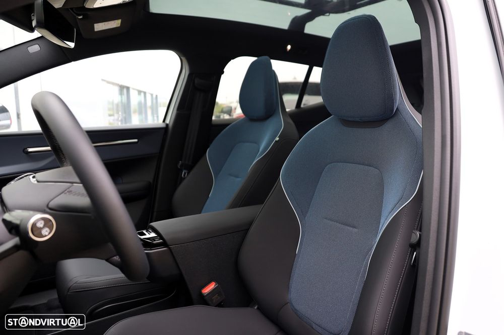 Volvo EX30 Cross Country 69 kWh Twin Motor Ultra - 6