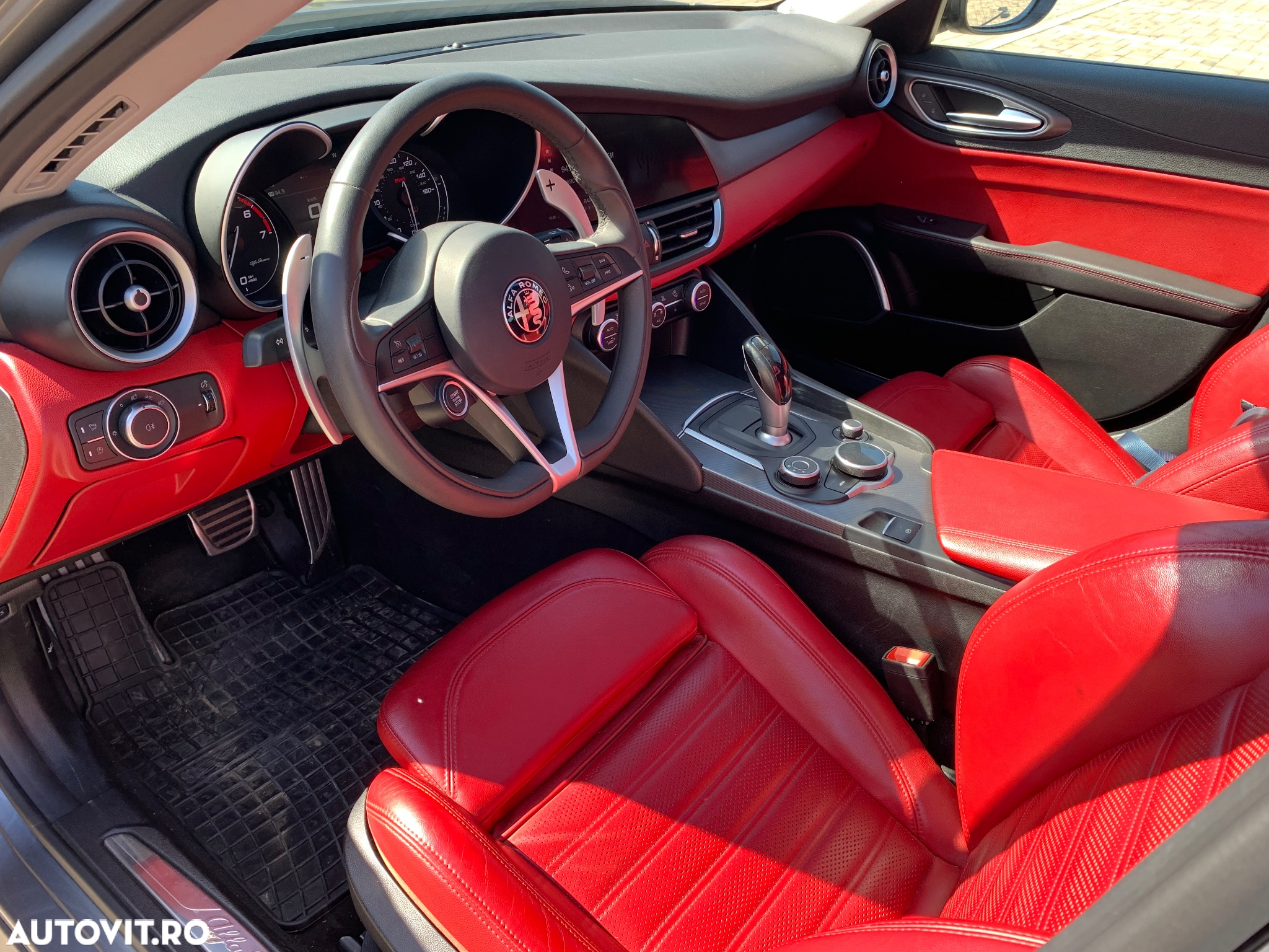 Alfa Romeo Giulia 2.0 Turbo 16V AT8-Q4 Veloce - 9