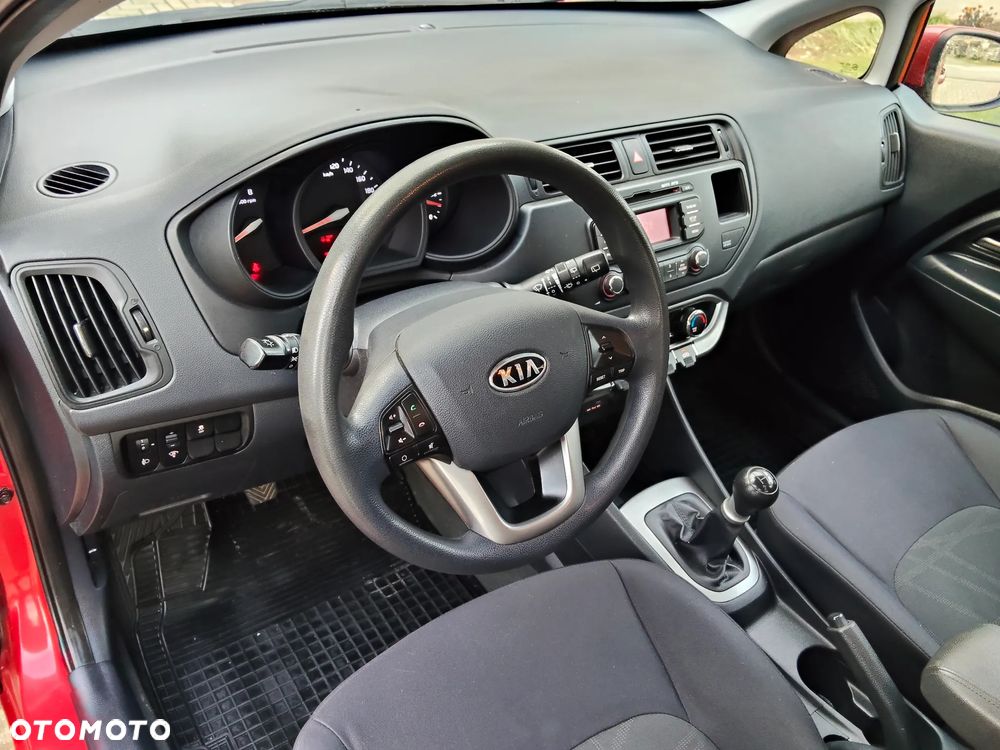Kia Rio 1.2 Attract - 30