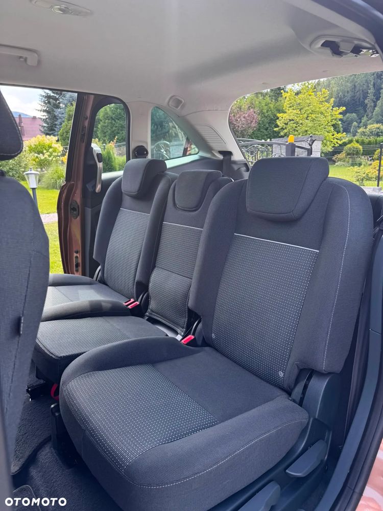 Ford Grand C-MAX - 8
