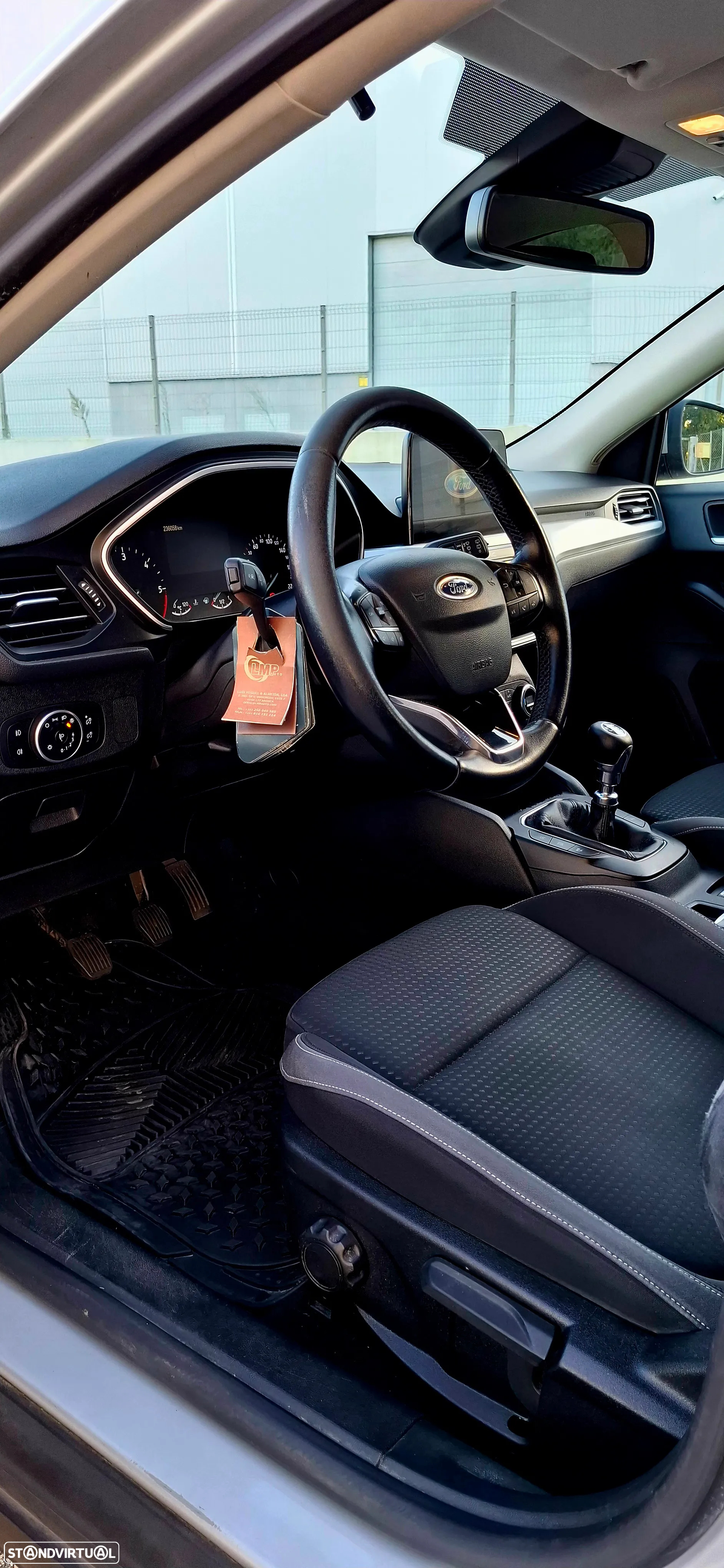 Ford Focus 1.5 TDCi EcoBlue Connected - 11