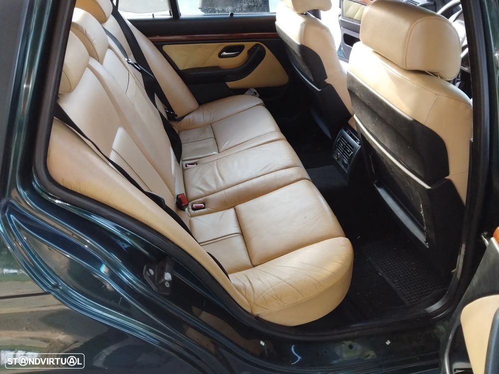 BMW 530 d Touring - 11