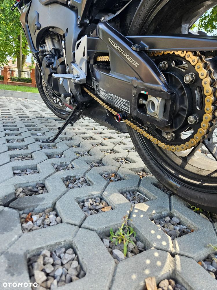 Honda CBR - 9