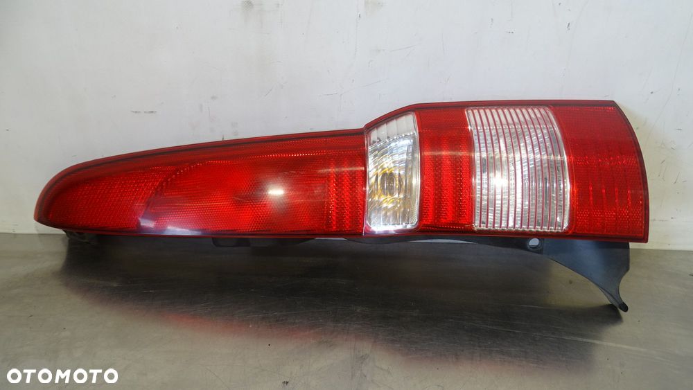 LAMPA PRAWA TYLNA FIAT PANDA II - 1