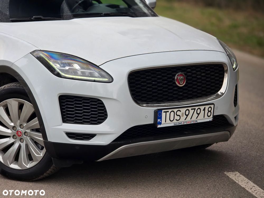 Jaguar E-Pace P250 AWD R-Dynamic - 35