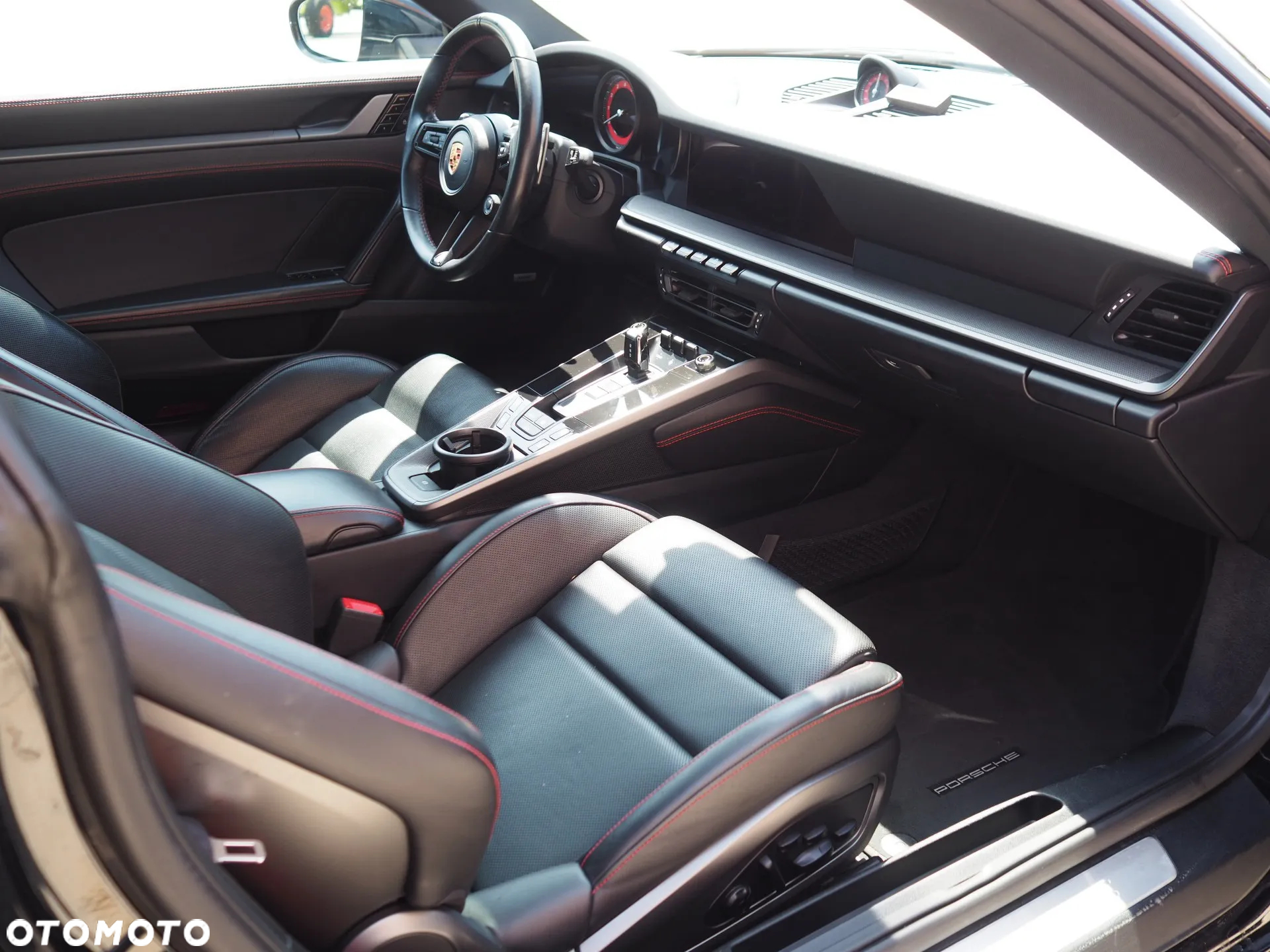 Porsche 911 Carrera 4S - 13