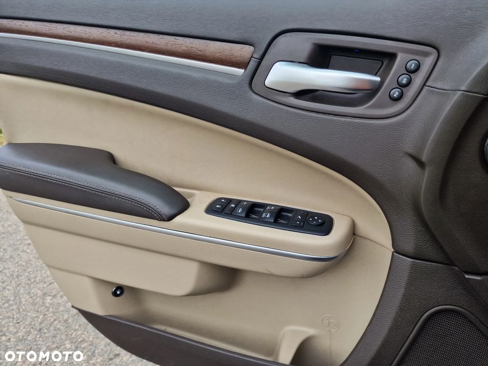 Lancia Thema 3.6 Executive - 27
