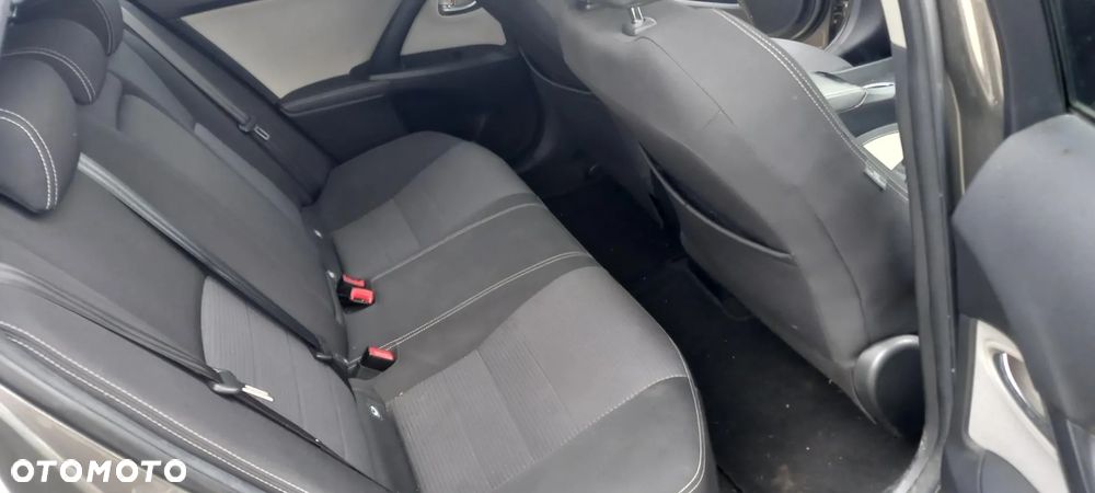 Toyota Avensis Touring Sports 1.8 Executive - 12