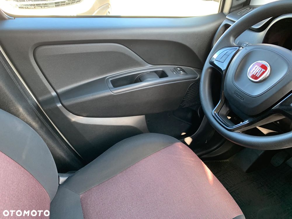 Fiat DOBLO PROFESSIONAL L2H1 Long MAXI VAN WZMOCNIONY Ładowność 961kg, Homologacja cięż. VAT-1, HAK wpinany 1300kg, Alarm, Czujniki parkowania, Halogeny, Podgrzewane fotele, Koła 16' MOCNY SILNIK 1.6 MultiJet, 105KM Emisja spalin Euro-6, Skrzynia biegów 6cio stopniowa! Zabudowa paki, F-VAT23% - 20