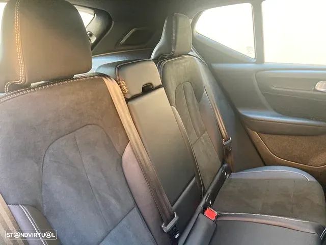 Volvo XC 40 T5 Recharge DKG Ultimate Dark - 40