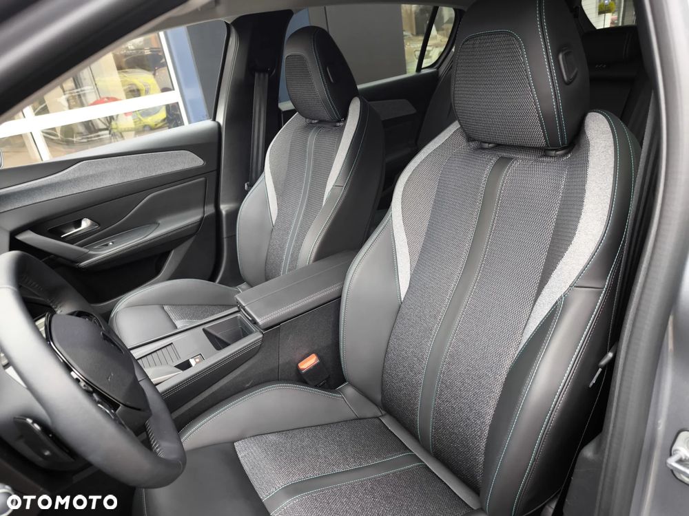 Peugeot 308 1.2 PureTech Allure S&S EAT8 - 17