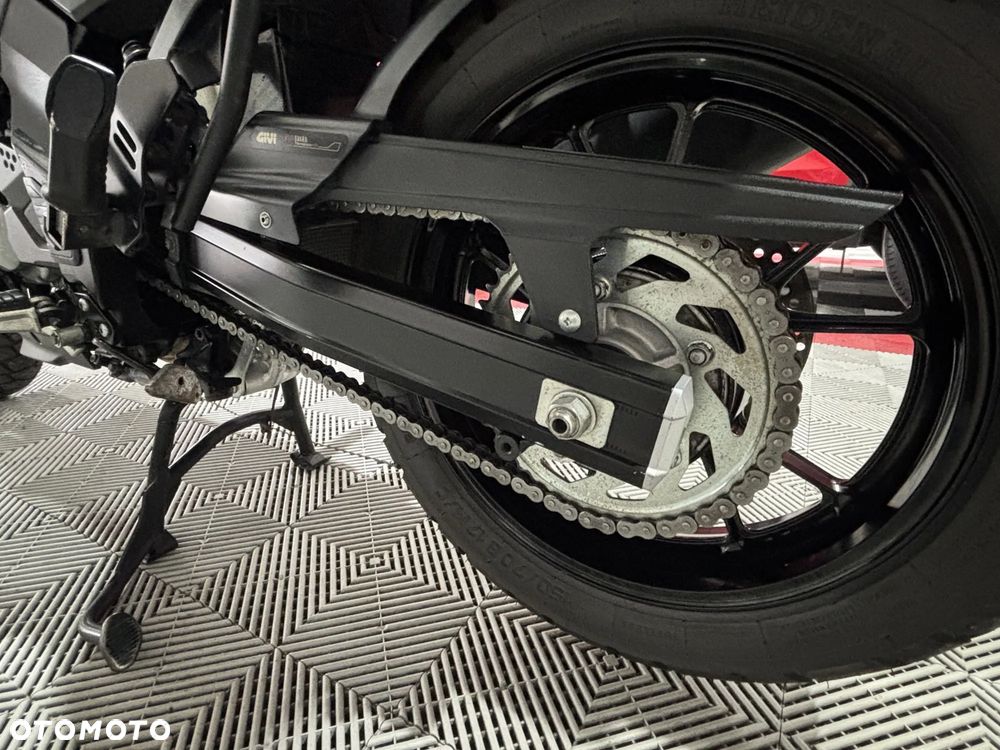 Suzuki V-STROM - 20