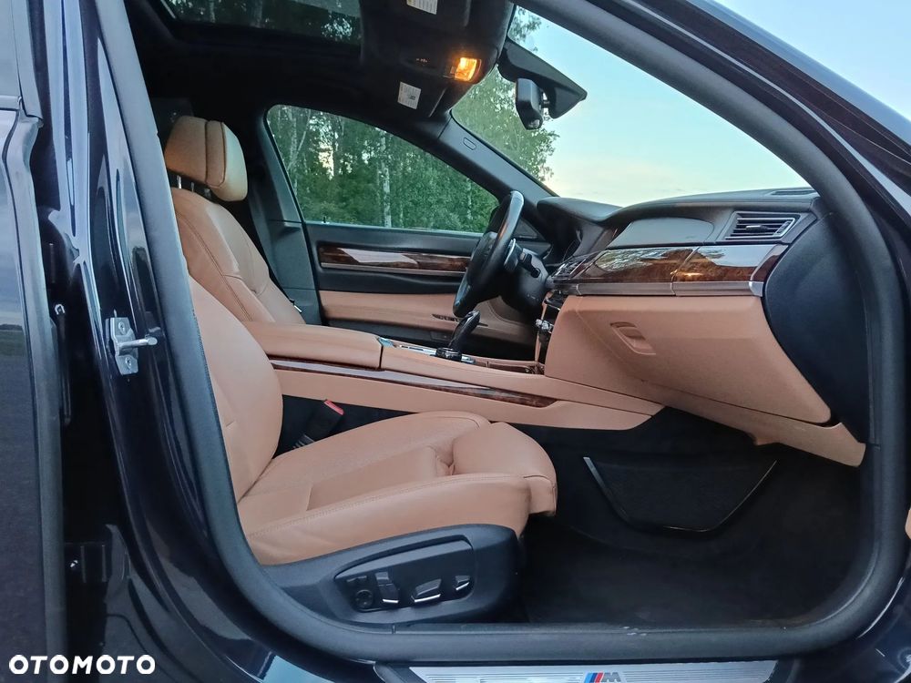 BMW Seria 7 - 22