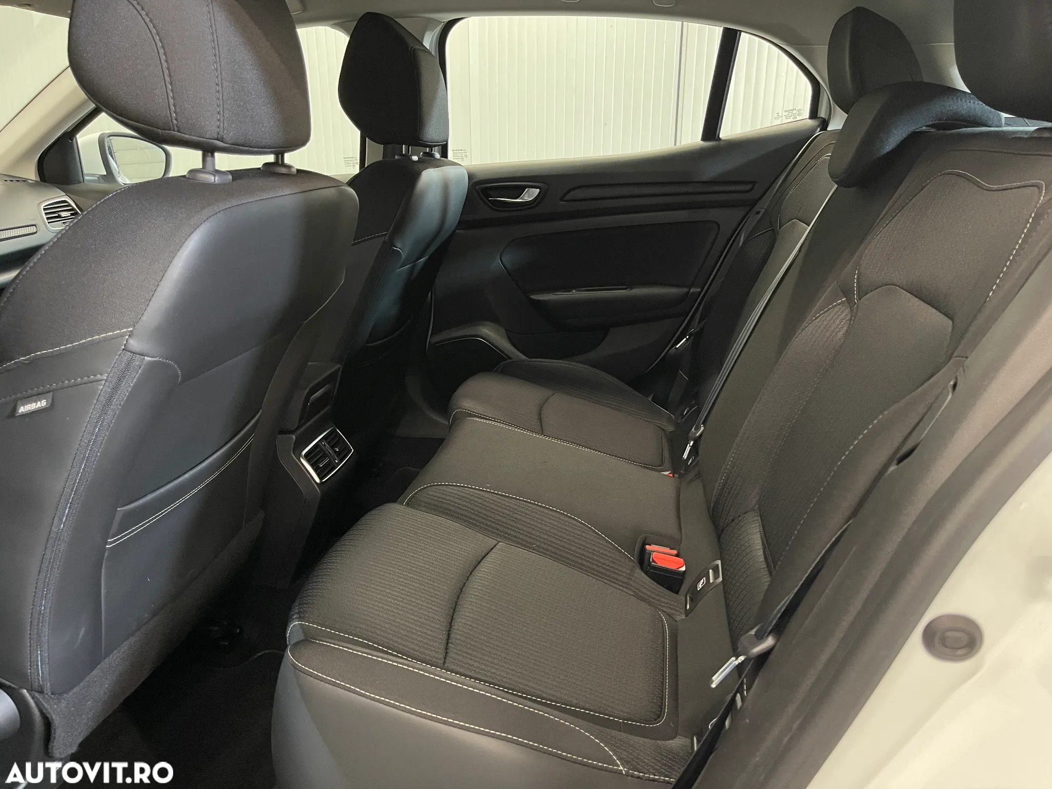 Renault Megane Blue dCi 116 Zen - 11