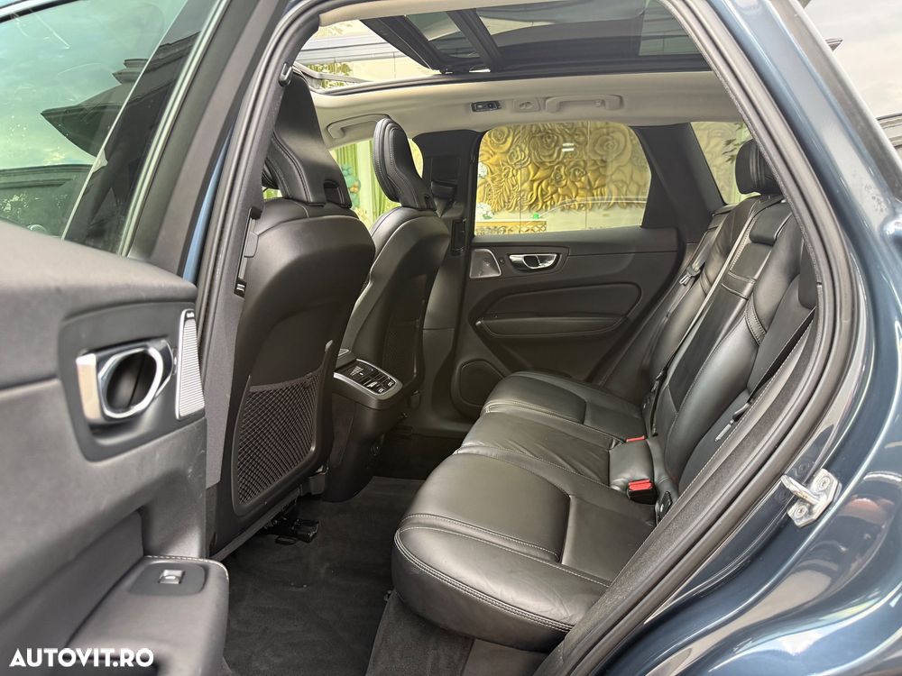 Volvo XC 60 D5 AWD Geartronic Inscription - 12