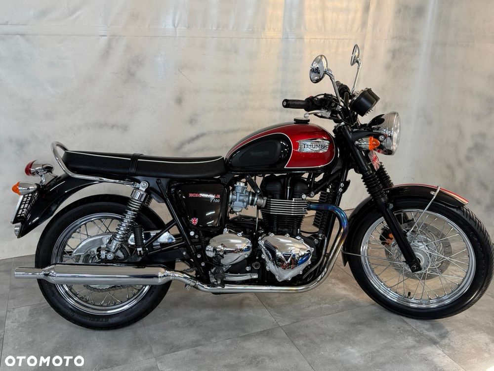 Triumph Bonneville - 17