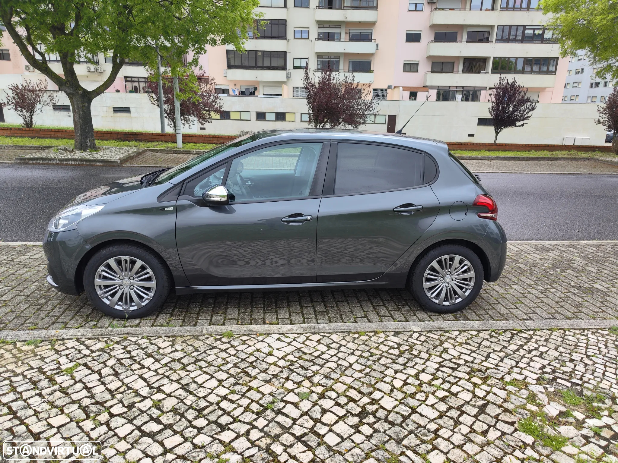 Peugeot 208 1.2 PureTech Style - 3