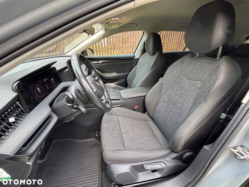 Skoda Superb 2.0 TDI SCR Essence DSG - 16