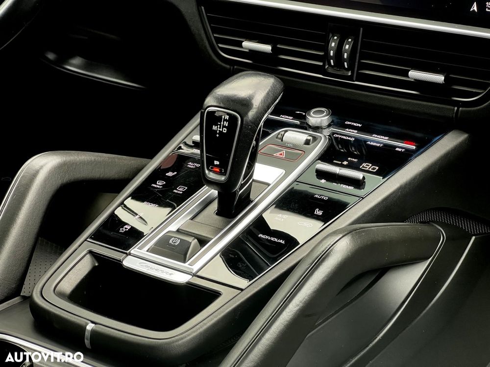 Porsche Cayenne - 12