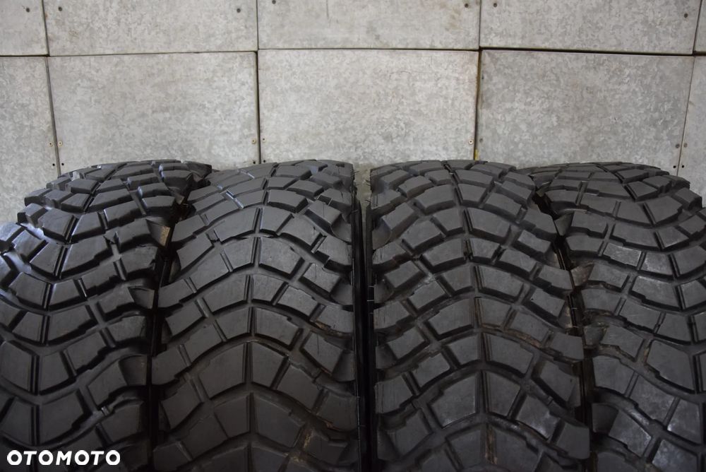 OPONA OPONY KOMPLET 31/10.5/15 - 2