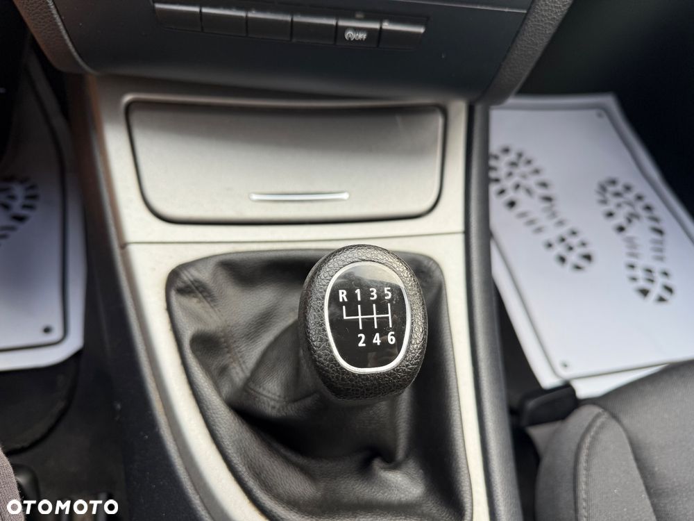 BMW Seria 1 118d - 23