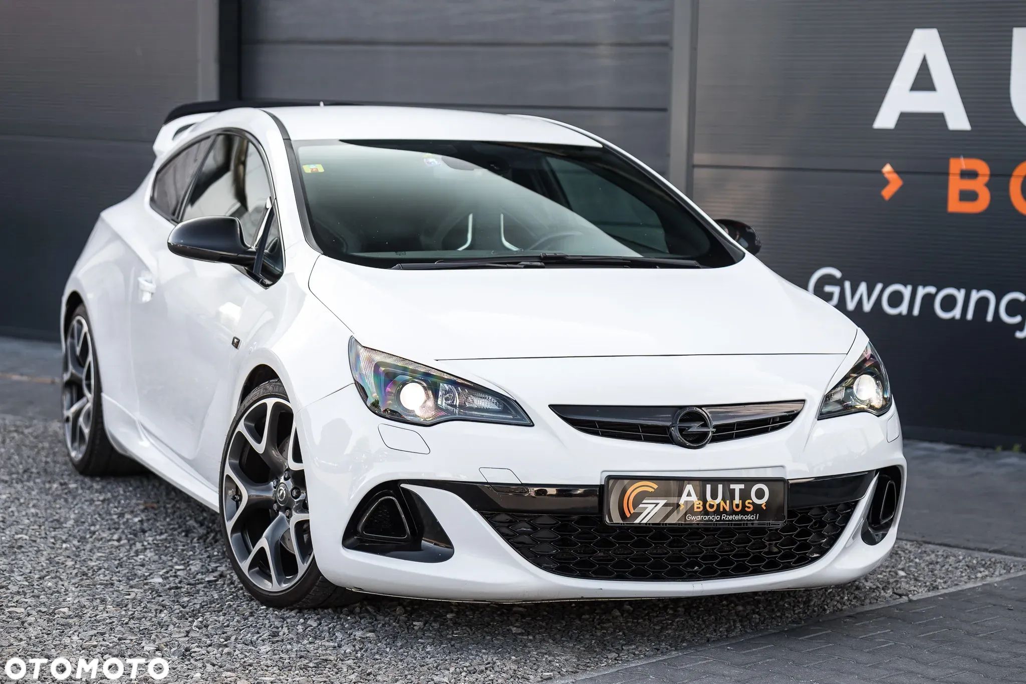 Opel Astra IV GTC OPC - 1