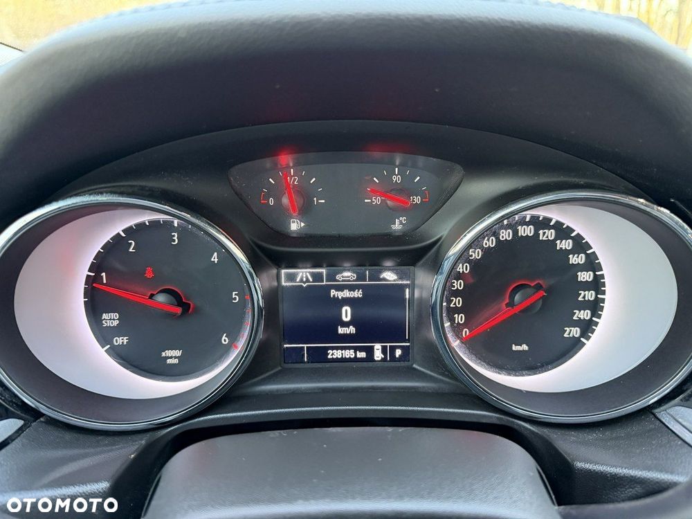 Opel Insignia - 36