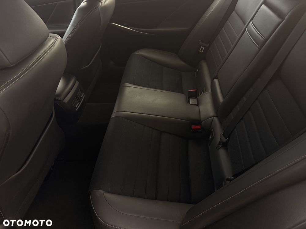 Lexus IS 200t / 300 Elegance - 9