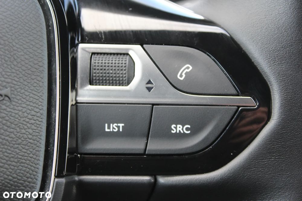 Peugeot 3008 1.2 PureTech Active Pack S&S - 20