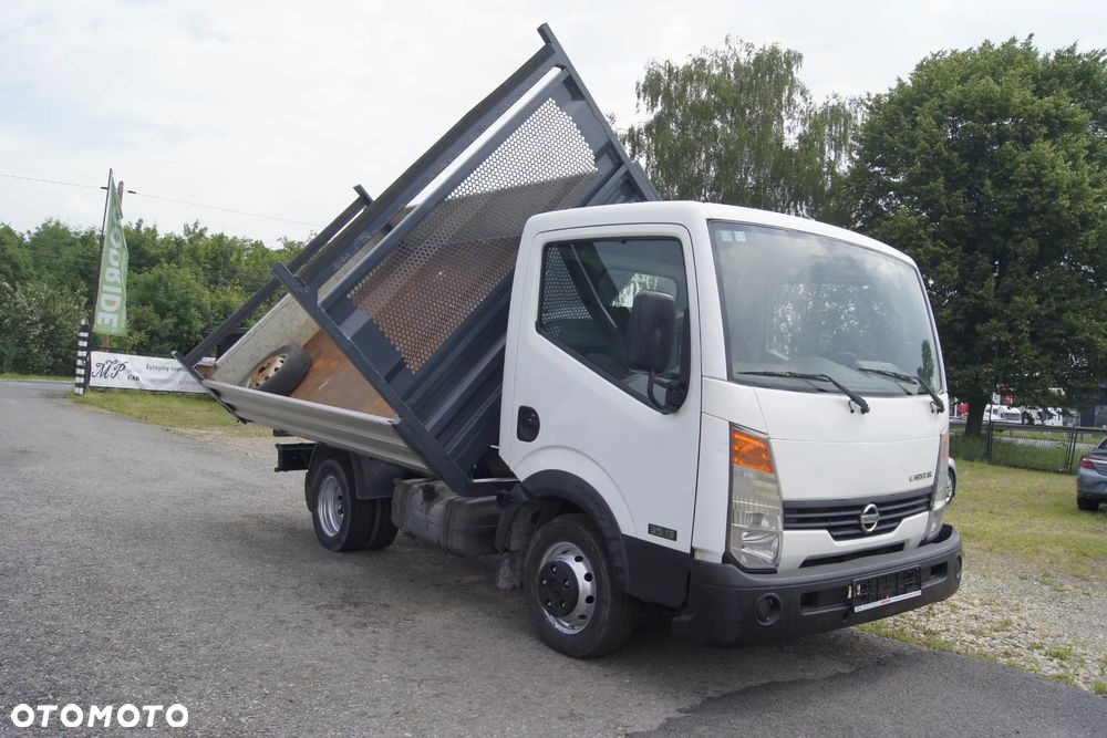 Nissan CABSTAR - 11