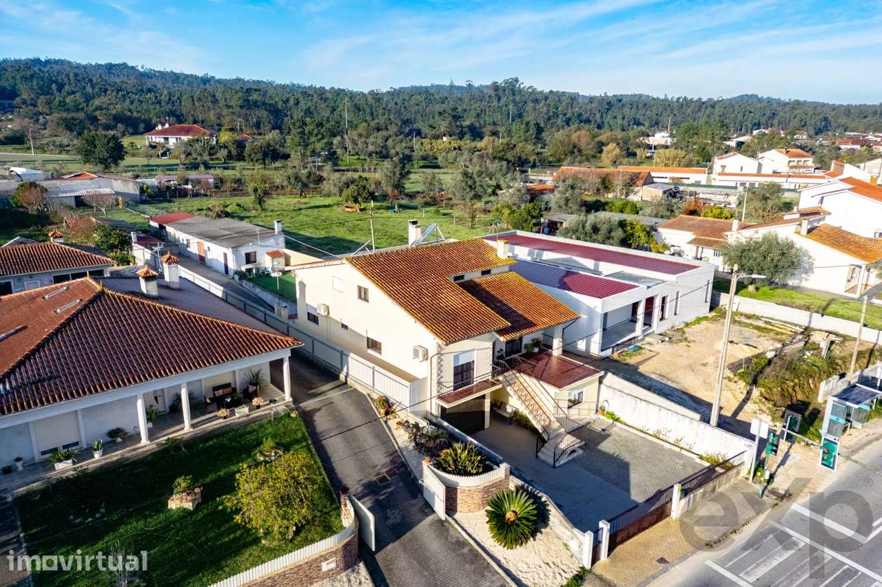 Moradia com Piscina e Jardim Privado em Belide — Espaço, Privacidade e - Grande imagem: 4/34