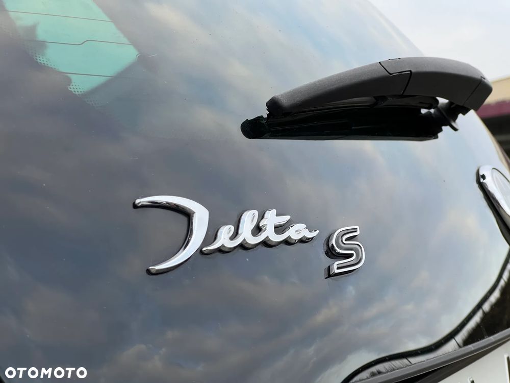 Lancia Delta 1.9 MJ TB S by Momo - 17