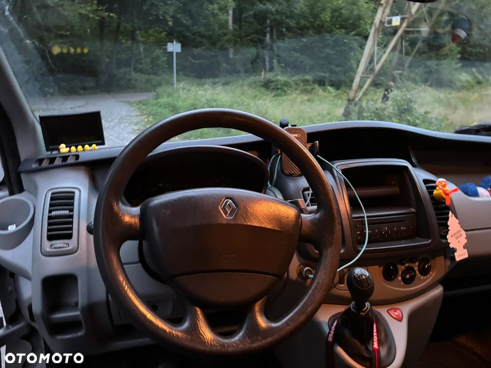Renault Trafic - 16