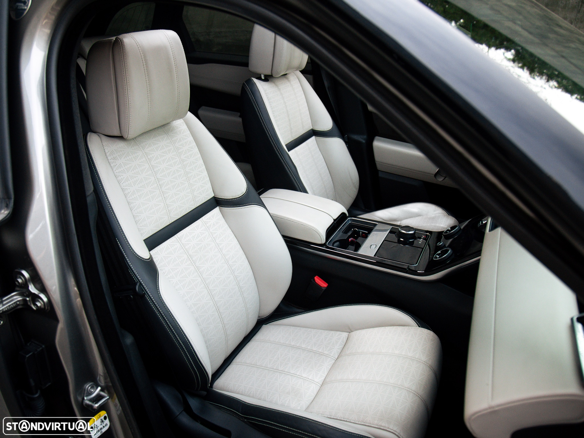 Land Rover Range Rover Velar D300 Dynamic HSE - 24