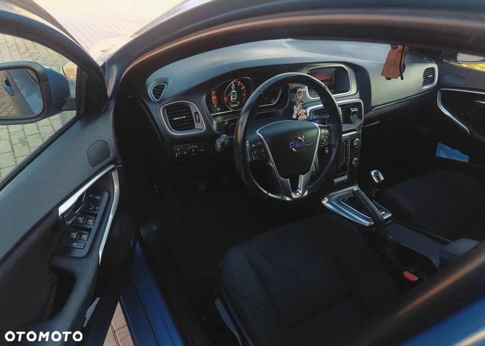 Volvo V40 T2 Momentum - 12