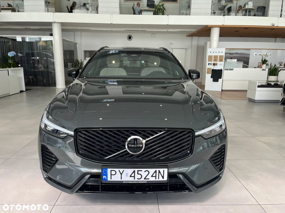 Volvo XC 60 B5 B AWD Plus Dark - 3