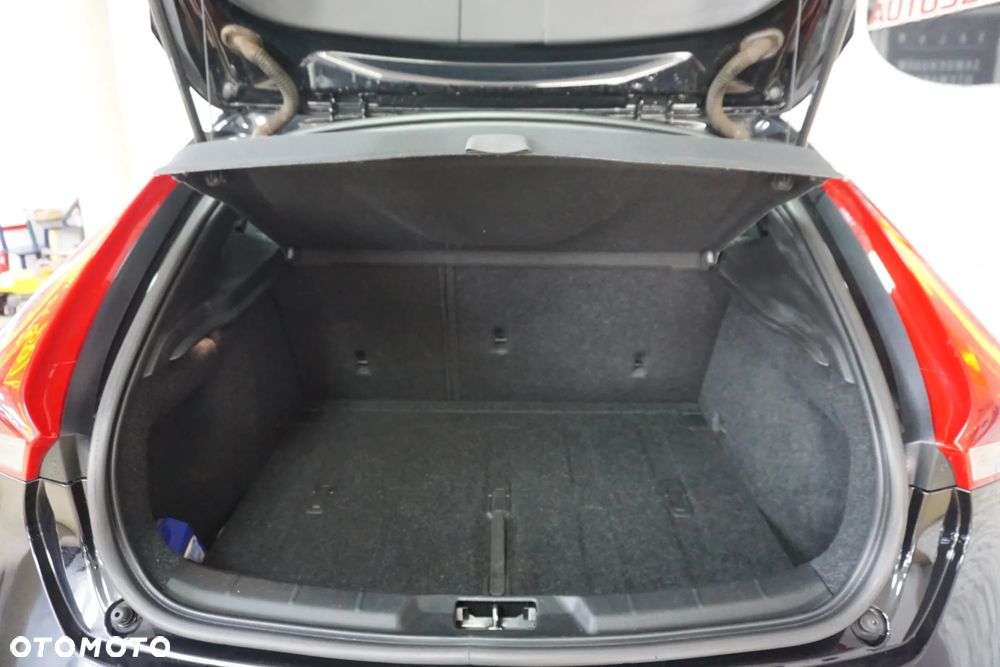 Volvo V40 D2 Kinetic - 14