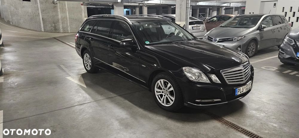 Mercedes-Benz Klasa E 200 CGI BlueEffICIENCY Elegance - 3