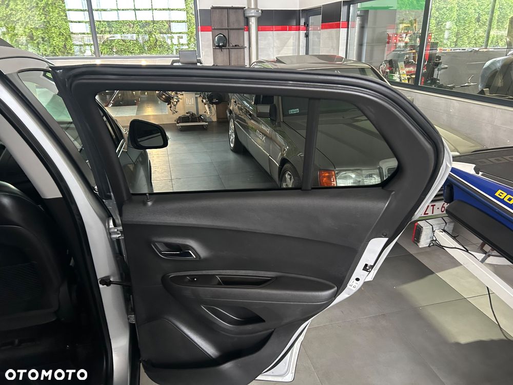 Chevrolet Trax 1.4 T LS - 25