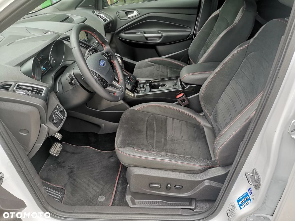 Ford Kuga 2.0 EcoBoost 4x4 ST-Line - 26