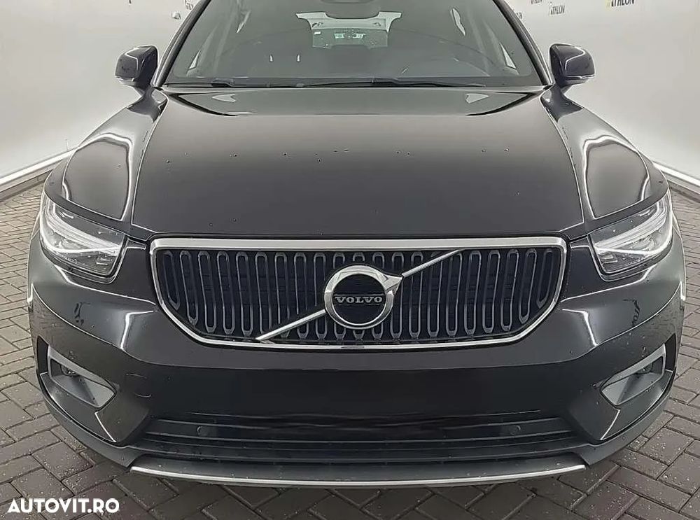 Volvo XC 40 T3 Geartronic Momentum Pro - 1