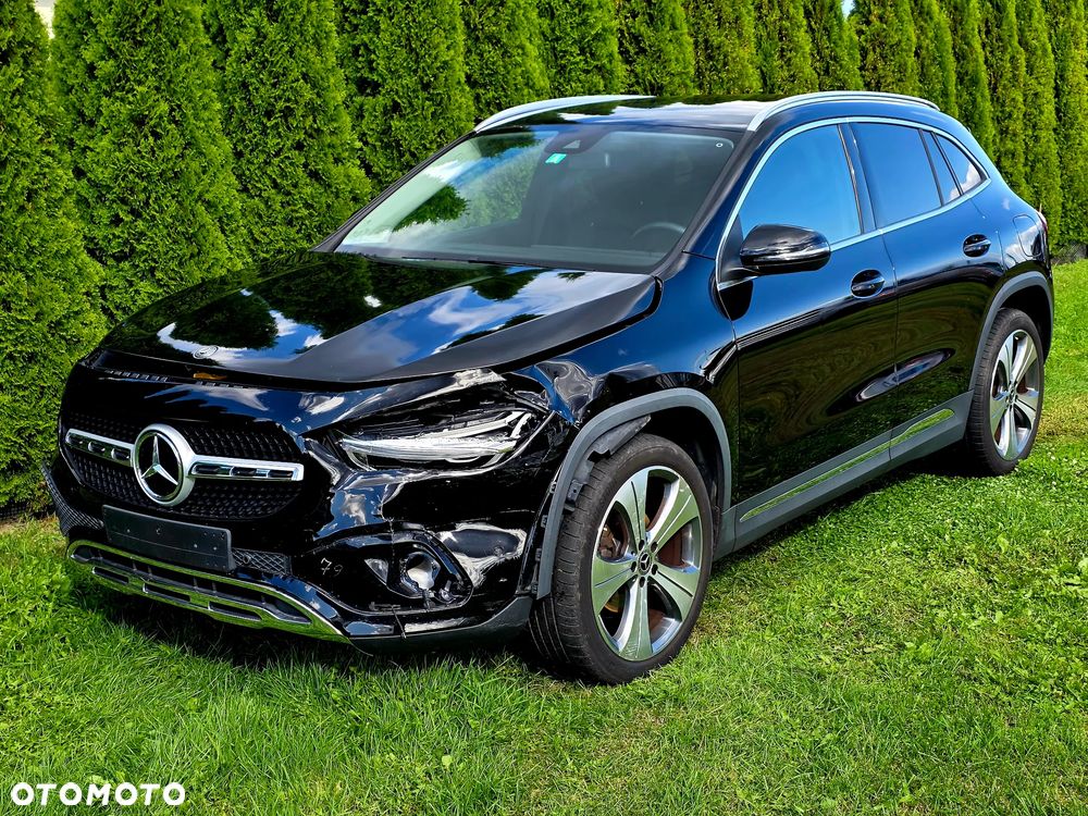 Mercedes-Benz GLA 180 7G-DCT - 3