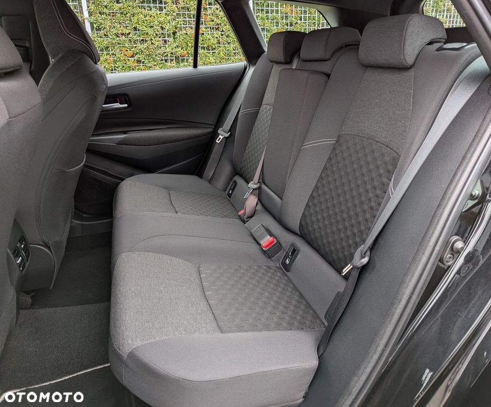 Toyota Corolla 1.8 Hybrid Comfort - 32
