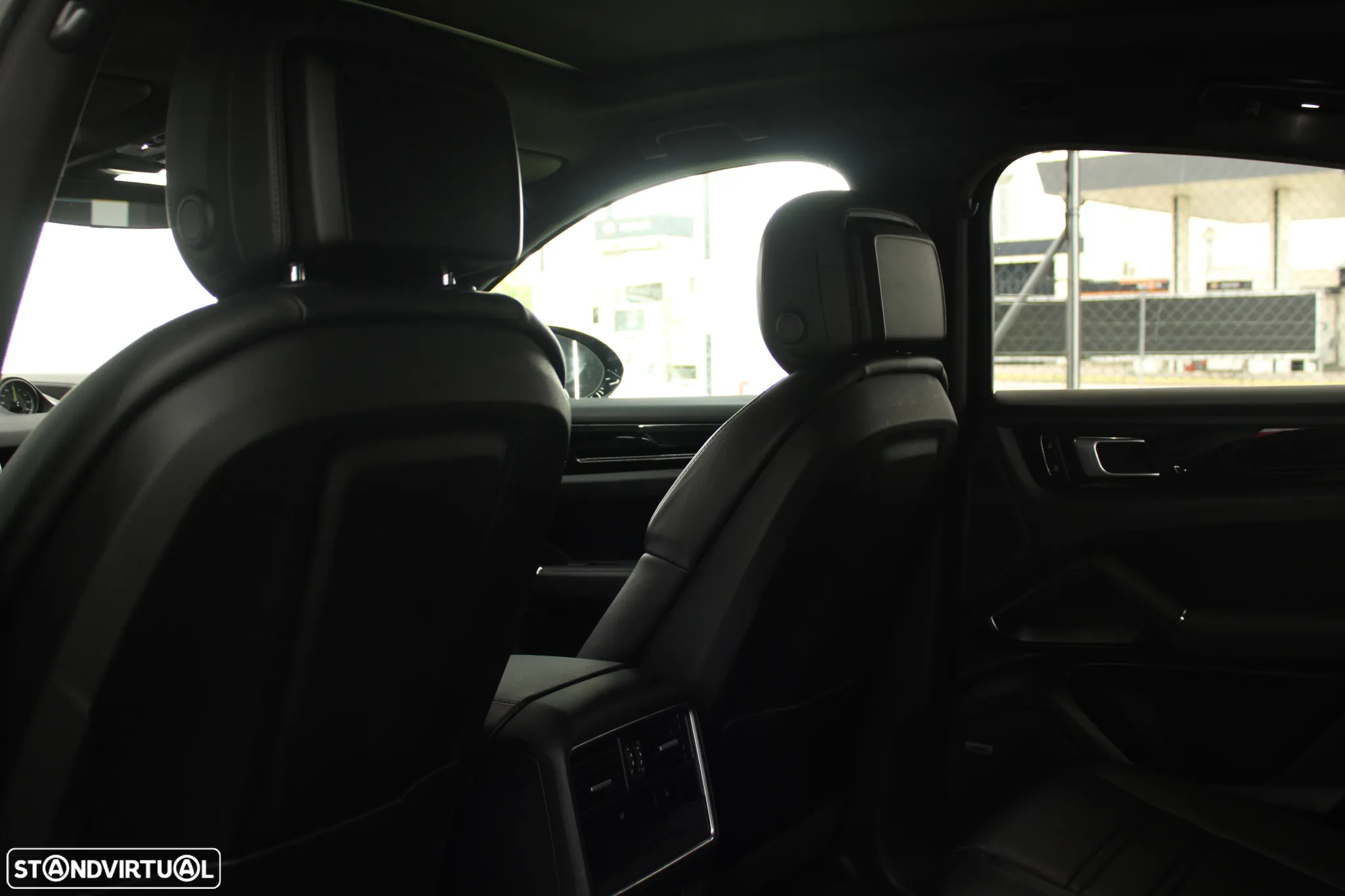 Porsche Cayenne Coupé E-Hybrid - 36