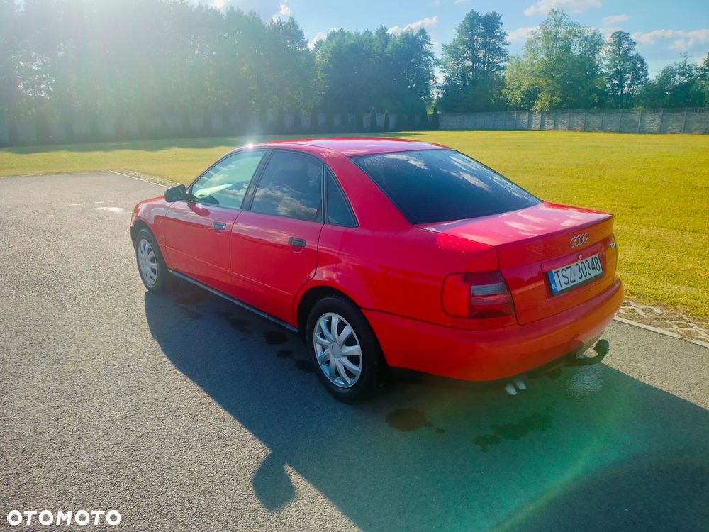Audi A4 Limousine - 4