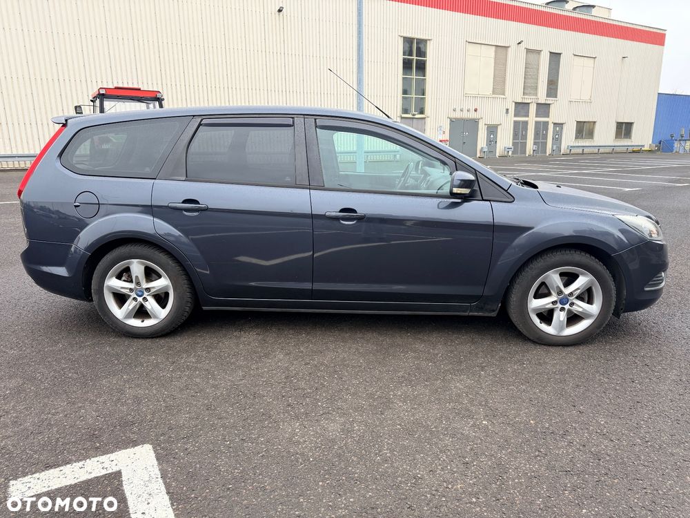 Ford Focus 1.6 Trend - 17